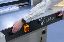 Load image into Gallery viewer, Formax Hydraulic Guillotine Cutter Cut-True 31H