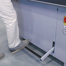 Load image into Gallery viewer, Formax Hydraulic Guillotine Cutter Cut-True 33H